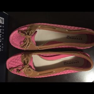 NIB Sherry Audrey - Pink Woven 8.5